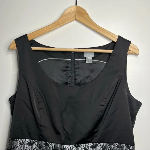 H&M Black Dress with Silver Pattern - Picture 4 of 16